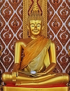 Buddhastatue im Tempel Huay Yai